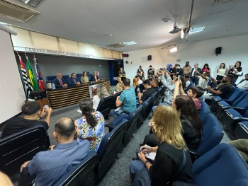 Mara Bertaiolli e Téo Cusatis cumprem agenda na Câmara