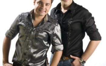 Ferraz comemora aniversário com shows, missa e desfile